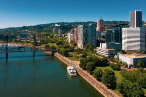 Portland Spirit at Salmon Springs Dock